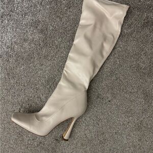 Elegant Cream Knee-High Women's Boots